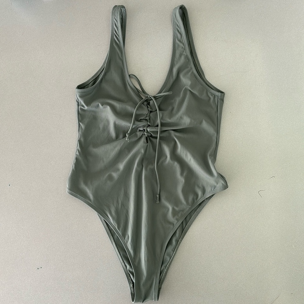 Olive Green 🫒 one piece swimsuit 🩱